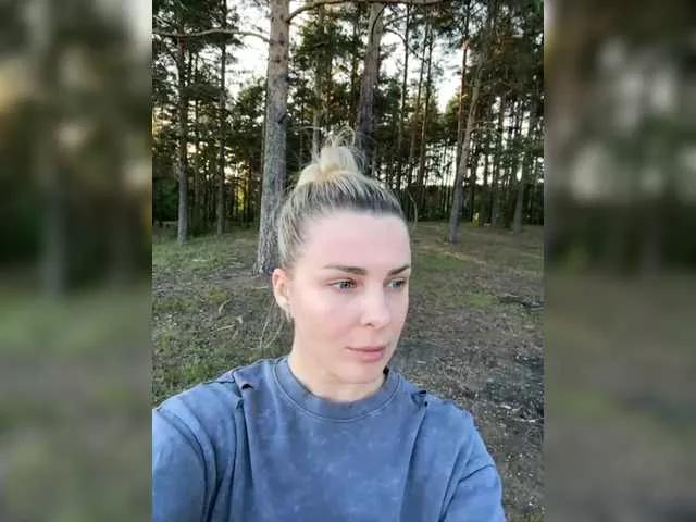 Offline -Queen-Maria- on BongaCams