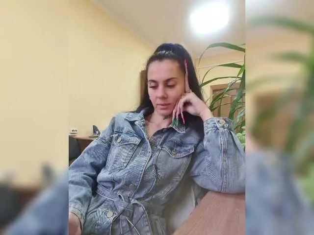 Offline 1Glorya1 on BongaCams