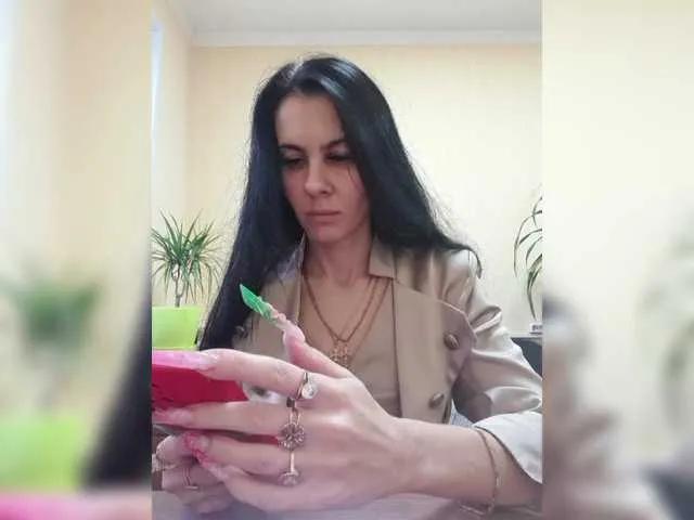 Offline 1Glorya1 on BongaCams