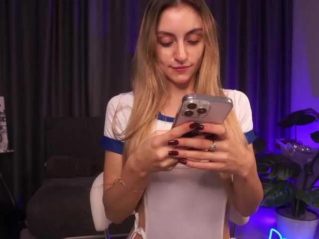 Offline adria-lux on BongaCams