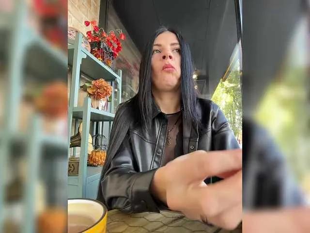 Offline Afinakaroli83 on BongaCams