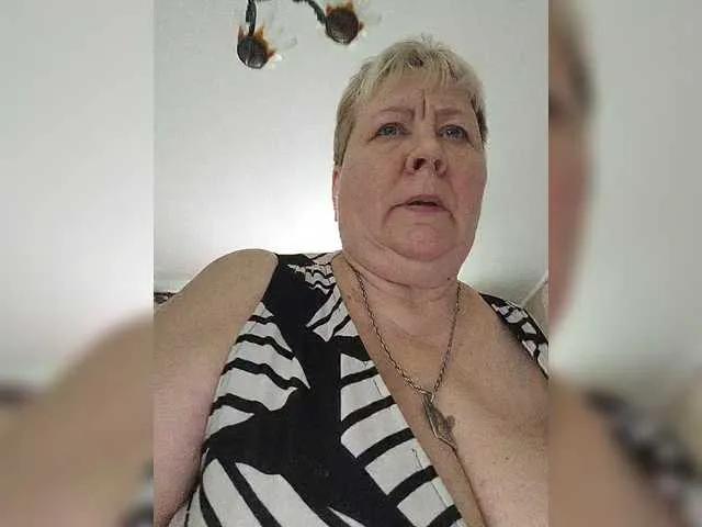 Offline Alena61 on BongaCams