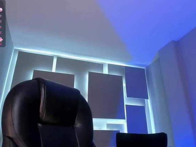 Offline AliceHarper1 on BongaCams