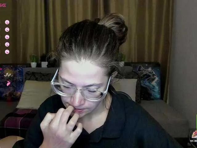 Offline Aliciafolow009 on BongaCams