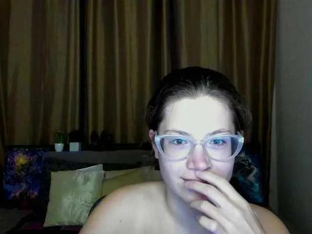 Offline Aliciafolow009 on BongaCams