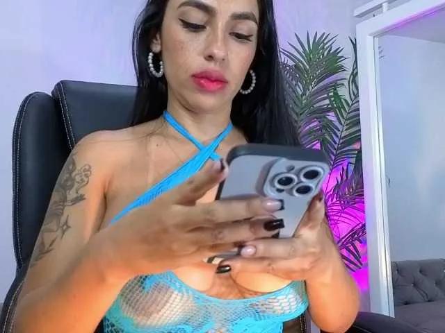 Offline alina-cruz on BongaCams