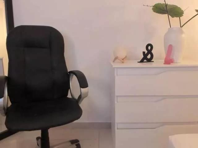 Offline AmberCroft on BongaCams