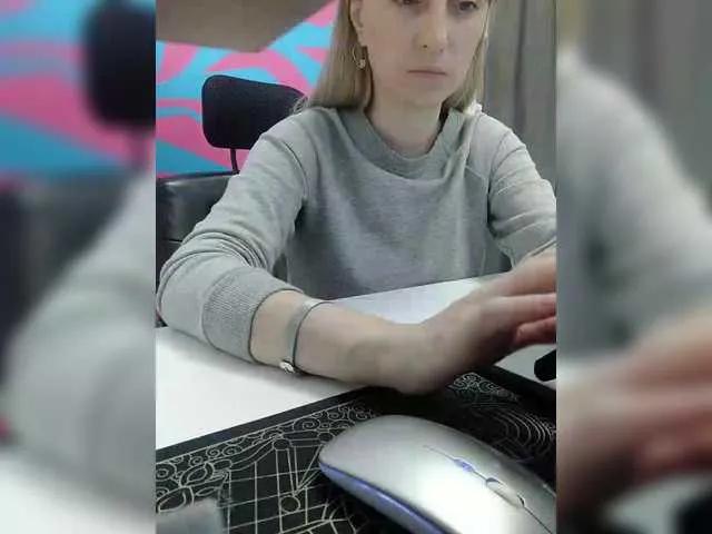 Offline Angelinamik on BongaCams