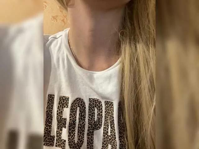 Offline AnnaFlowers on BongaCams