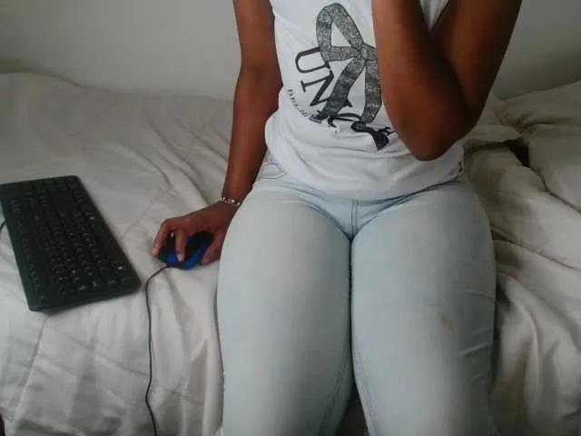 Offline AshleyT255 on BongaCams