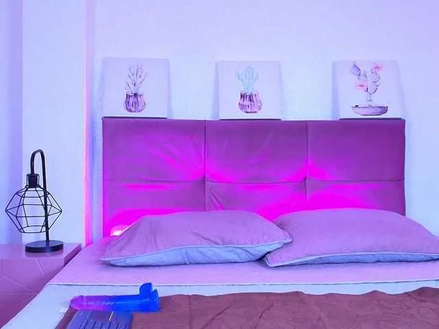 Offline babyblondie on BongaCams