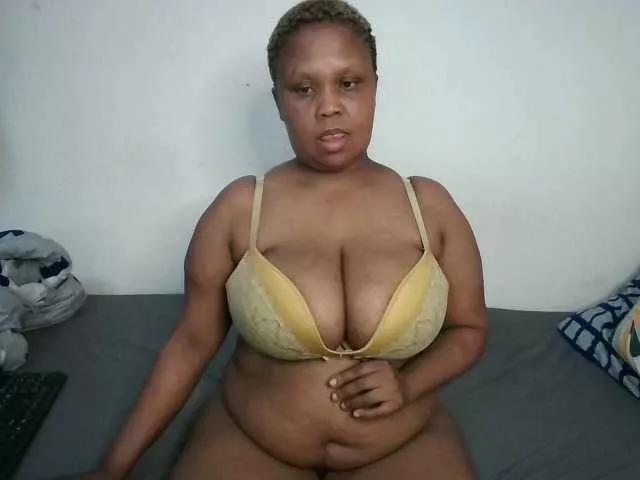 Freechat BIGTITTISXX on BongaCams