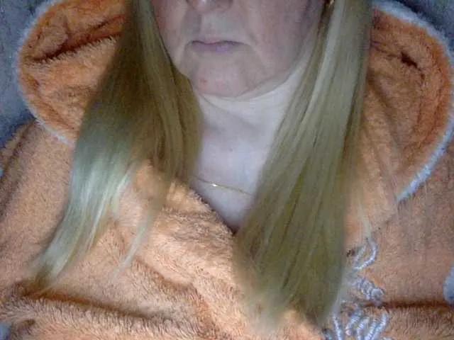 Offline BlondyVio on BongaCams