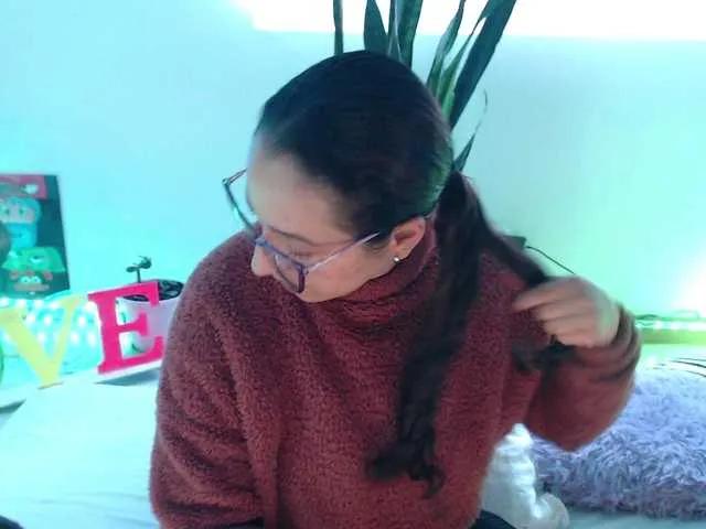 Offline bomboncita288 on BongaCams