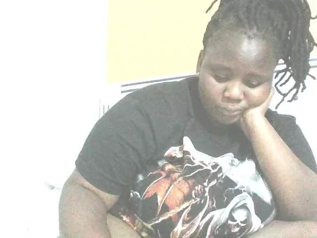 Freechat Bursty-Monique on BongaCams