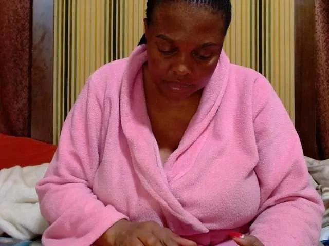 Offline Busttyebony19 on BongaCams