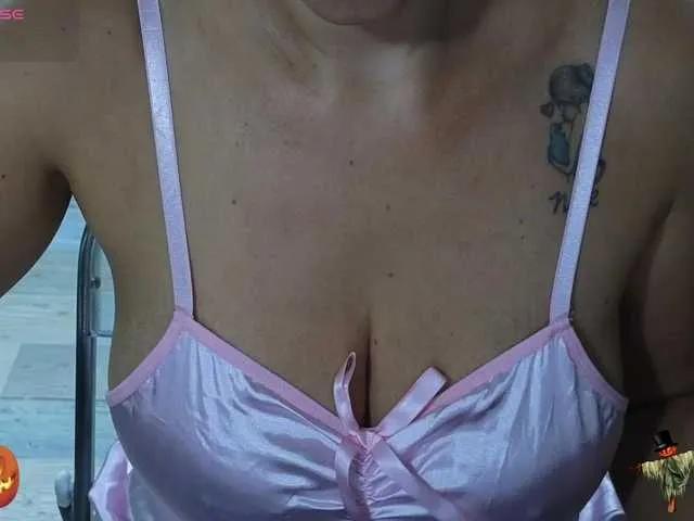 Offline caro-hot on BongaCams