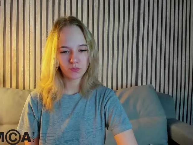 Offline Casey-Sweeet on BongaCams