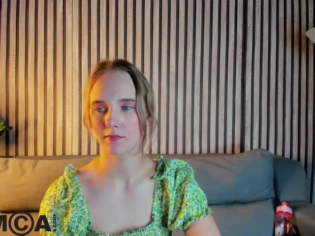 Offline Casey-Sweeet on BongaCams