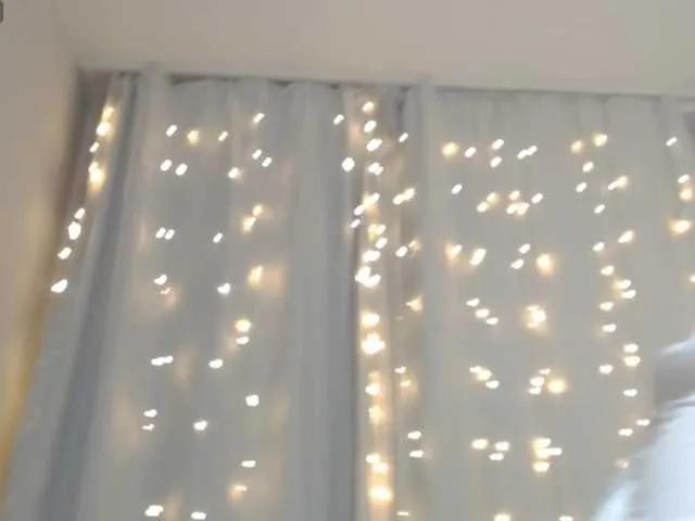 Freechat CateLong on BongaCams