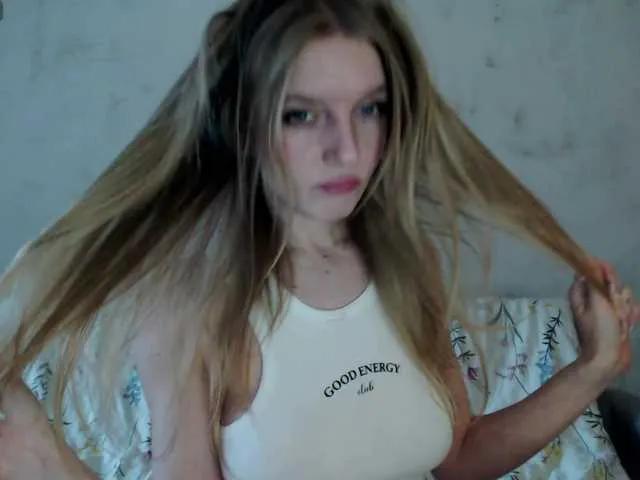 Freechat CatinMilkland on BongaCams