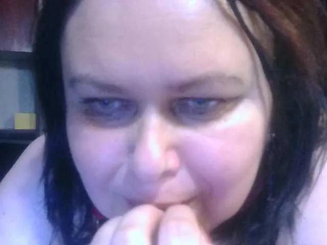 Offline CharleeKendall on BongaCams