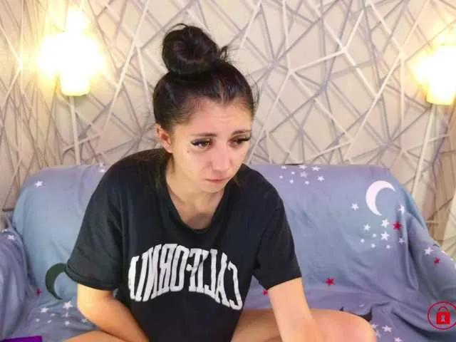 Freechat CharmingLIA on BongaCams