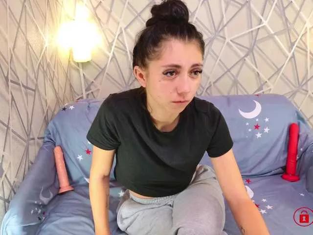 Freechat CharmingLIA on BongaCams