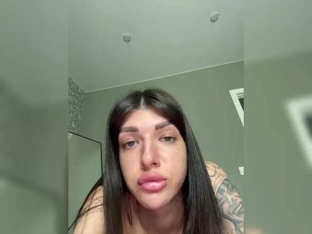 Freechat chicanogirl on BongaCams