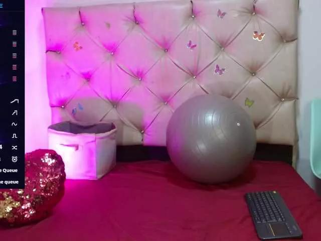 Offline cleopatra-hot on BongaCams