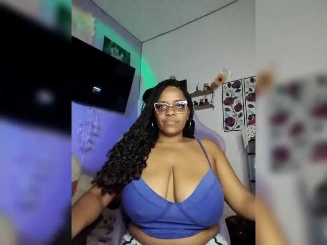 Offline CorinaStonee on BongaCams