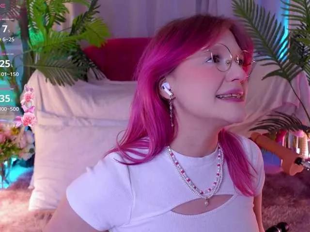 Freechat CrazyWine on BongaCams