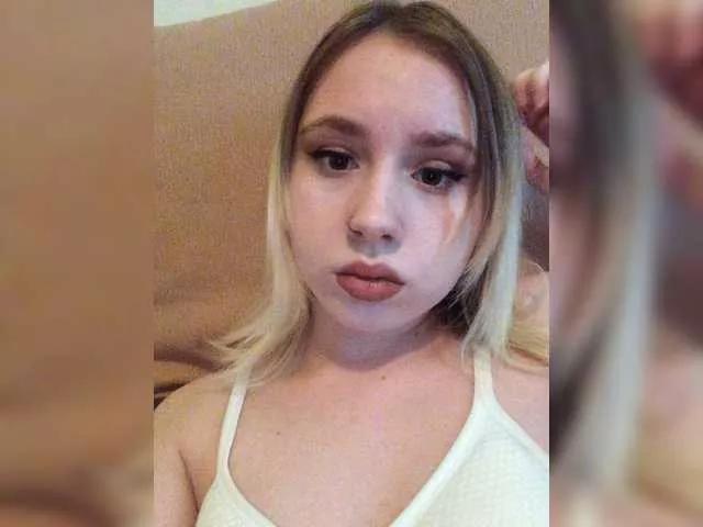 Freechat Crystal1-1 on BongaCams