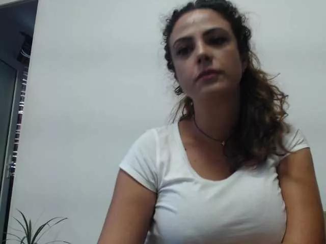 Freechat curlygirl35 on BongaCams