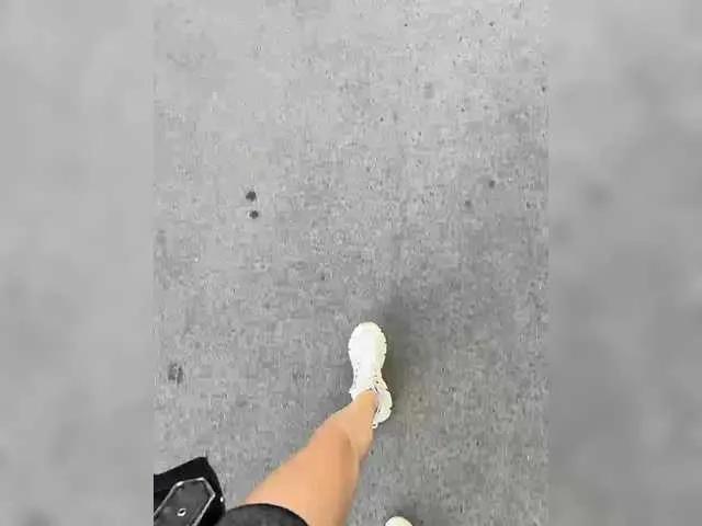 Offline daddySgirl9 on BongaCams