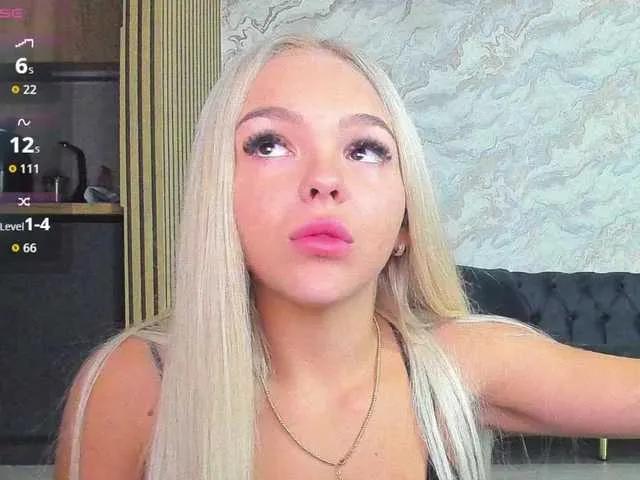 Offline DaisyAbby03 on BongaCams