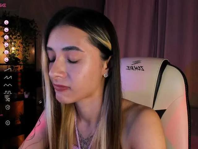 Offline DarlaBelle on BongaCams