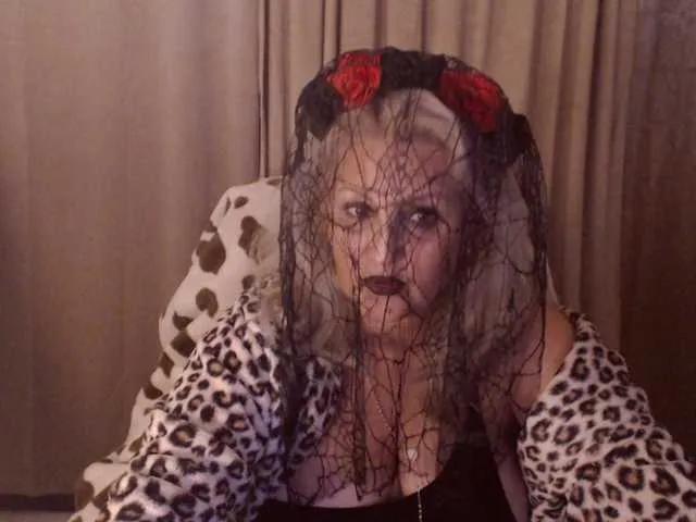 Offline DivineBlond on BongaCams