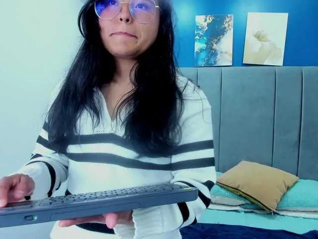 Freechat DollyWood- on BongaCams