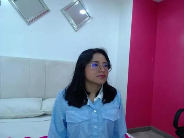 Freechat DollyWood- on BongaCams