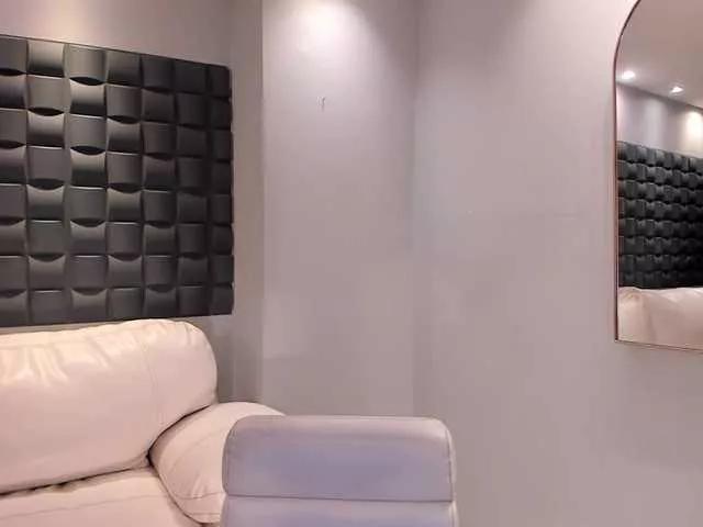 Freechat DominiqueVega on BongaCams