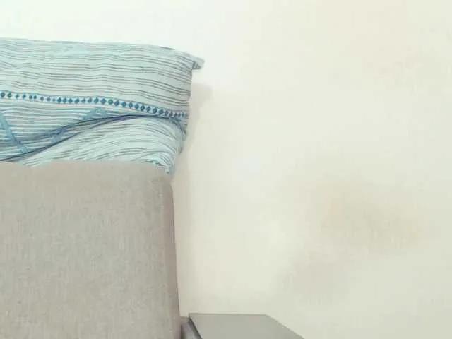 Offline Drakulaura1 on BongaCams