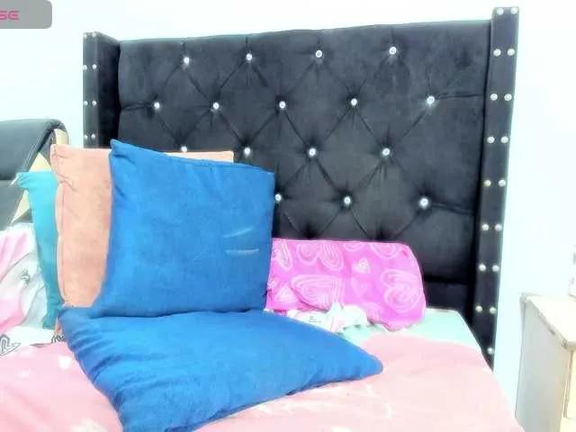 BongaCams EbonnyLatinx is Freechat EbonnyLatinx — I am a professional dancer, I like to dance, travel and explore my body with you