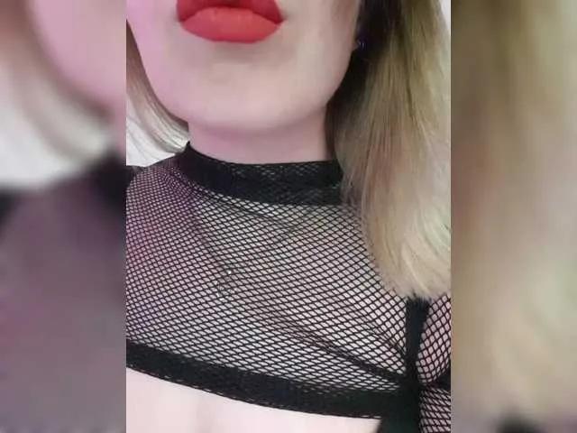 Offline elaizza on BongaCams