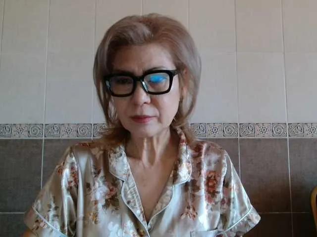 Offline Elegant00Lady on BongaCams