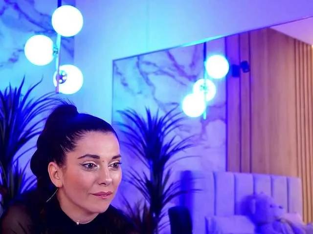 Freechat EllyLynn on BongaCams