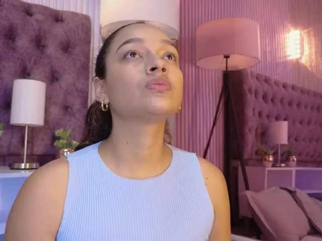 Freechat Emily-Foxyy on BongaCams