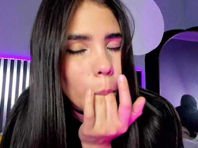 Freechat EmilyBeltonn on BongaCams