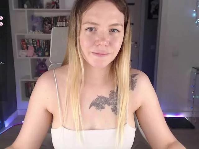 Offline EmmaBryan on BongaCams