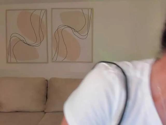 Freechat ErikaBenz on BongaCams